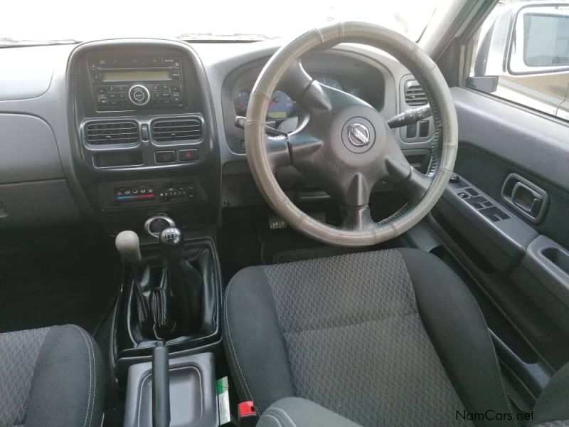 Nissan Hardbody Np300 2.5 Tdi 4x4 P/u D/c in Namibia