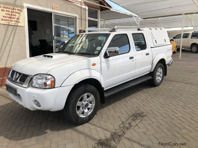 Nissan NP300 2.5 4x4 in Namibia