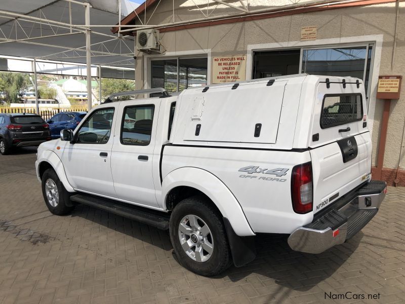 Nissan NP300 2.5 4x4 in Namibia