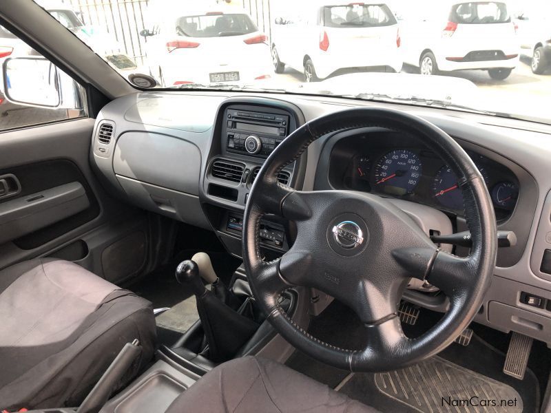 Nissan NP300 2.5 4x4 in Namibia