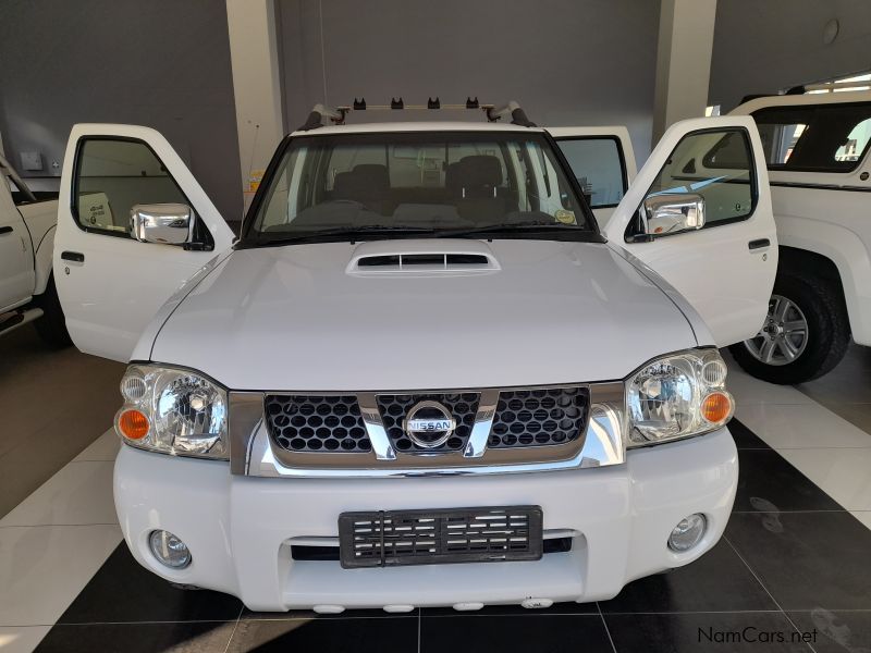 Nissan NP300 2.5 4x4 in Namibia