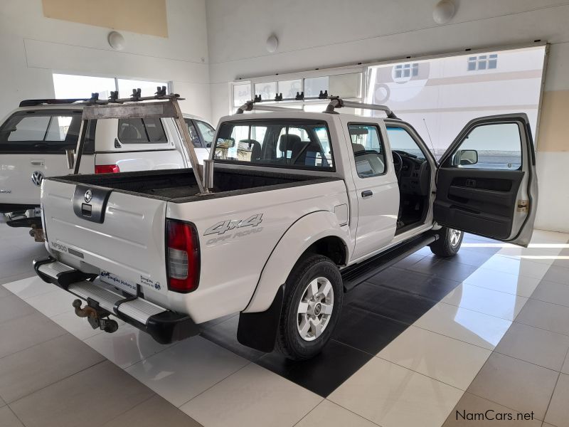 Nissan NP300 2.5 4x4 in Namibia