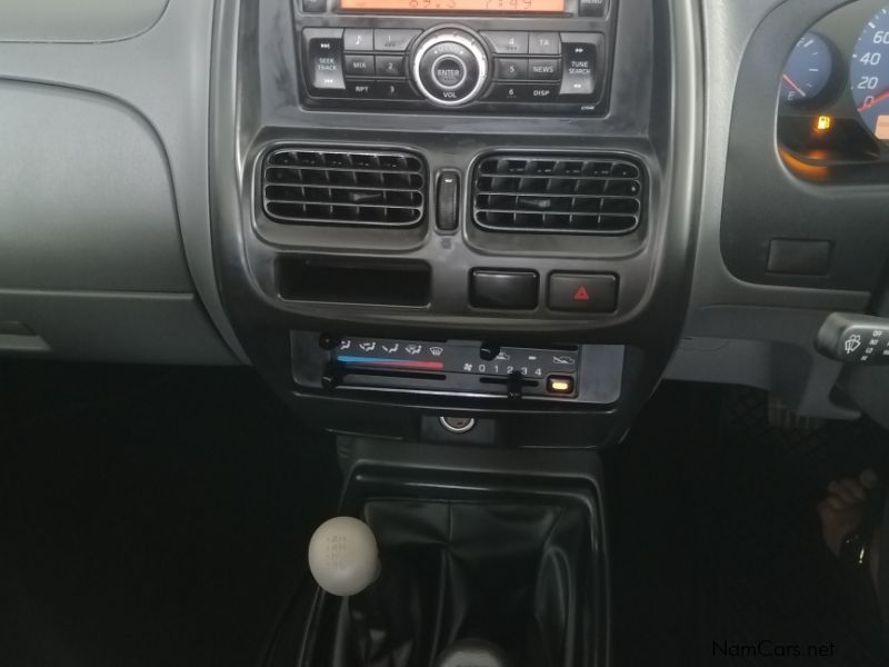 Nissan NP300 2.5 DC 4x4 in Namibia