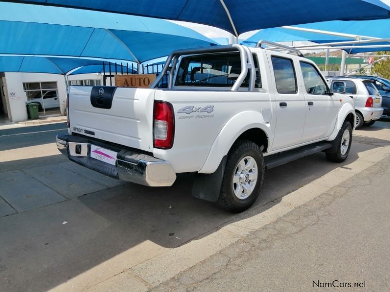 Nissan NP300 2.5 DC 4x4 in Namibia