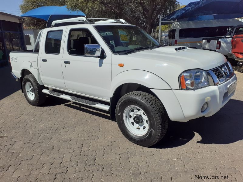 Nissan NP300 2.5 TD 4x4 D/cab in Namibia