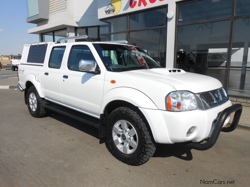 Nissan NP300 2.5 TDI D/C 4X4 in Namibia