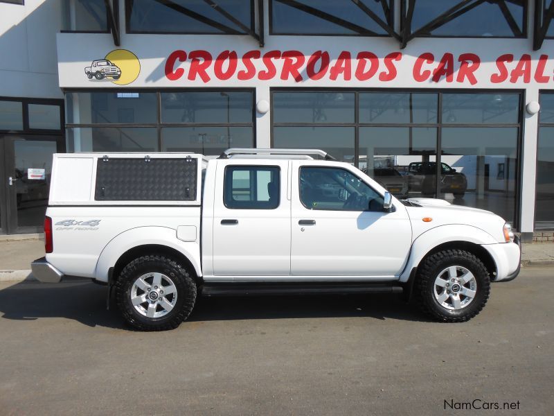 Nissan NP300 2.5 TDI D/C 4X4 in Namibia