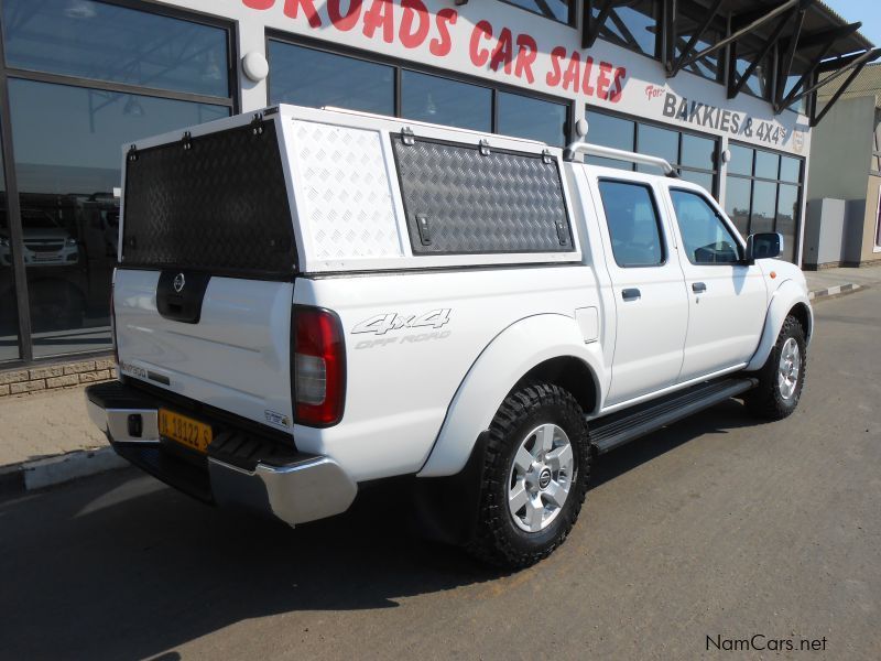 Nissan NP300 2.5 TDI D/C 4X4 in Namibia