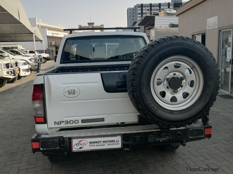 Nissan NP300 2.5 TDI D/Cab 4x4 in Namibia