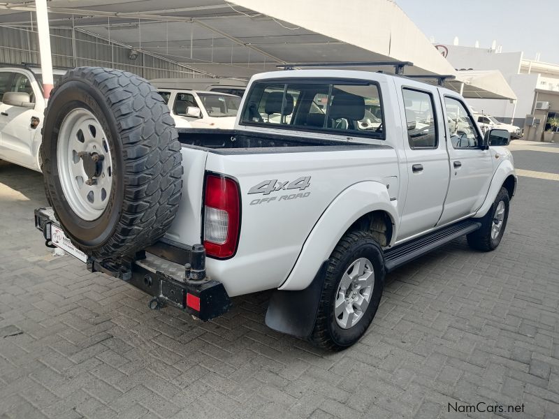 Nissan NP300 2.5 TDI D/Cab 4x4 in Namibia