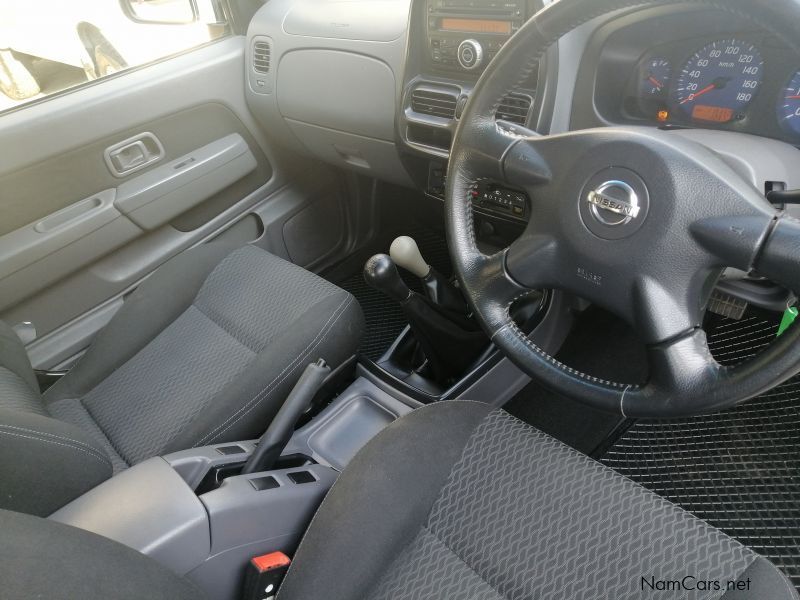 Nissan NP300 2.5 TDI D/Cab 4x4 in Namibia