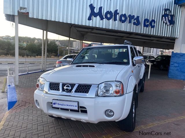 Nissan NP300 2.5 TDI D/Cab 4x4 in Namibia