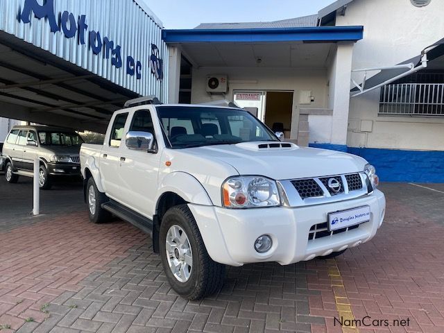 Nissan NP300 2.5 TDI D/Cab 4x4 in Namibia