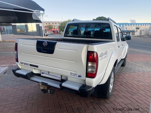 Nissan NP300 2.5 TDI D/Cab 4x4 in Namibia