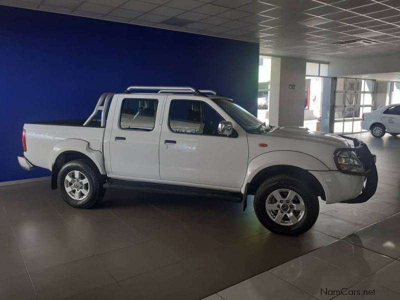 Nissan NP300 2.5 TDi D/C 4x4 in Namibia