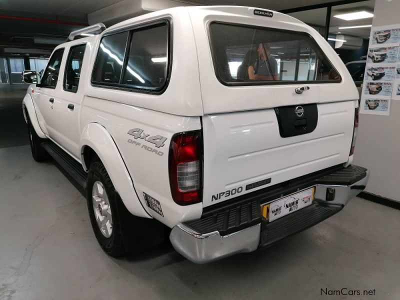 Nissan NP300 2.5 tdi 4x4 P/u D/c in Namibia