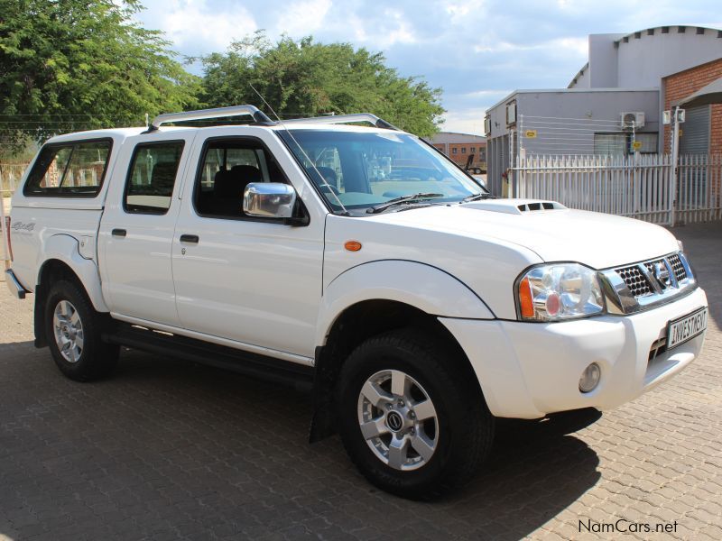 Nissan NP300 2.5CDI D/C 4X4 in Namibia