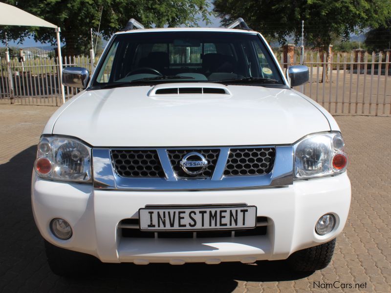 Nissan NP300 2.5CDI D/C 4X4 in Namibia