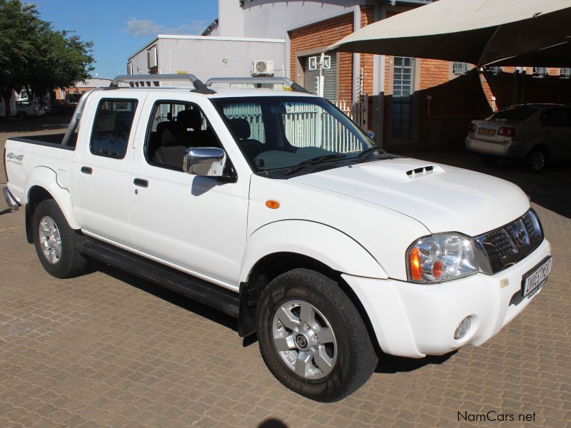 Nissan NP300 2.5CDI D/C 4X4 in Namibia