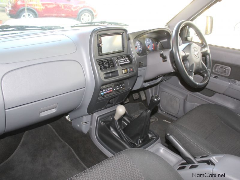 Nissan NP300 2.5CDI D/C 4X4 in Namibia