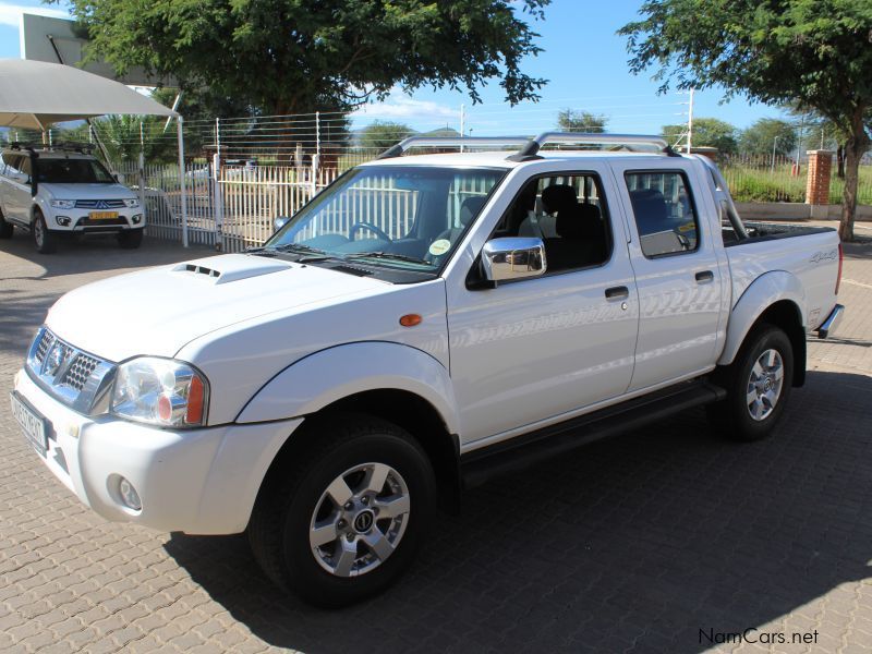 Nissan NP300 2.5CDI D/C 4X4 in Namibia