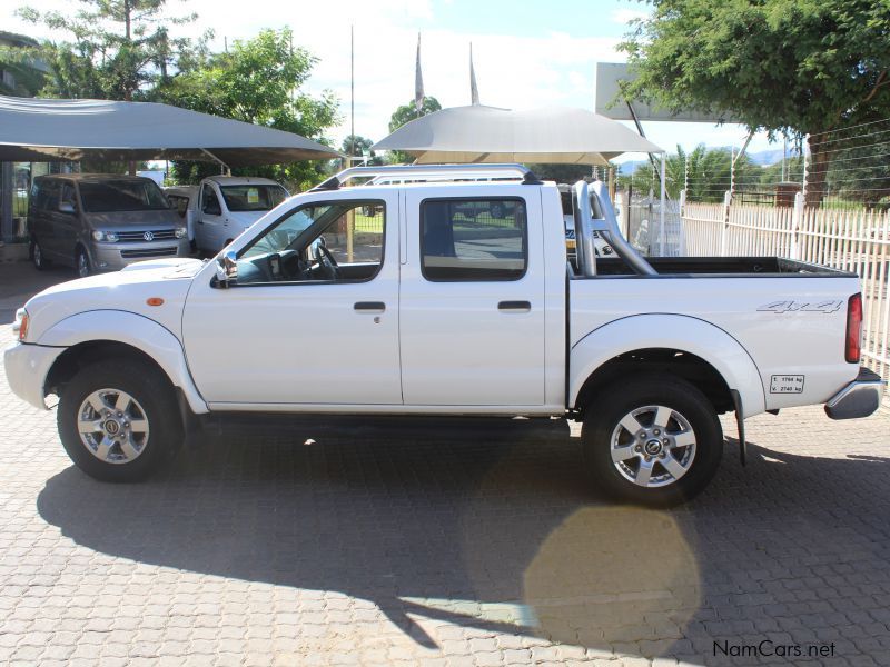 Nissan NP300 2.5CDI D/C 4X4 in Namibia