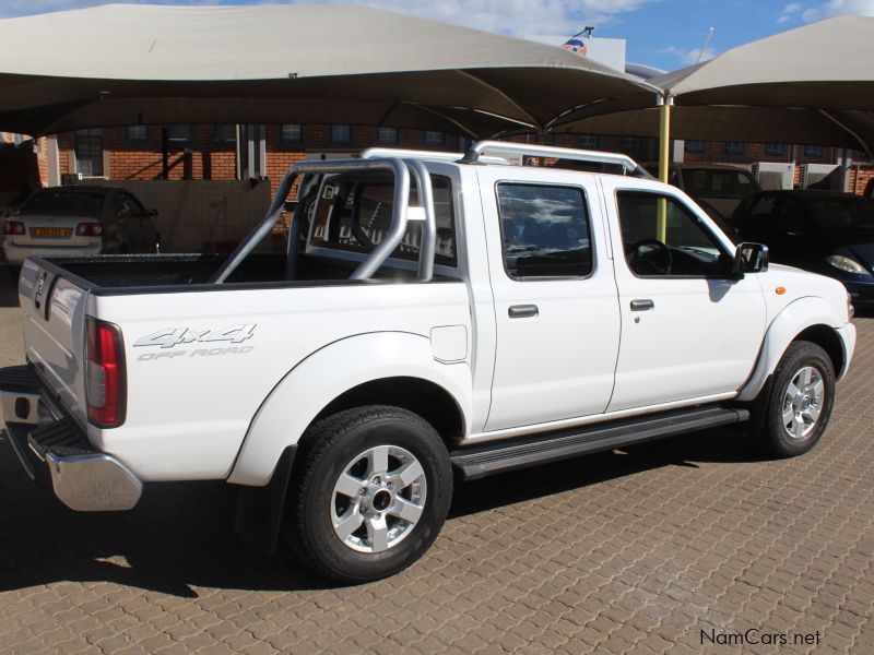 Nissan NP300 2.5CDI D/C 4X4 in Namibia