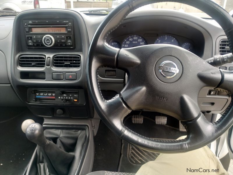 Nissan NP300 2.5D 4X4 DC in Namibia