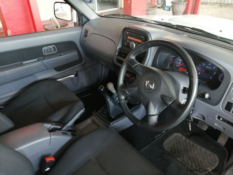 Nissan NP300 2.5TDI Hardbody 4x4 in Namibia