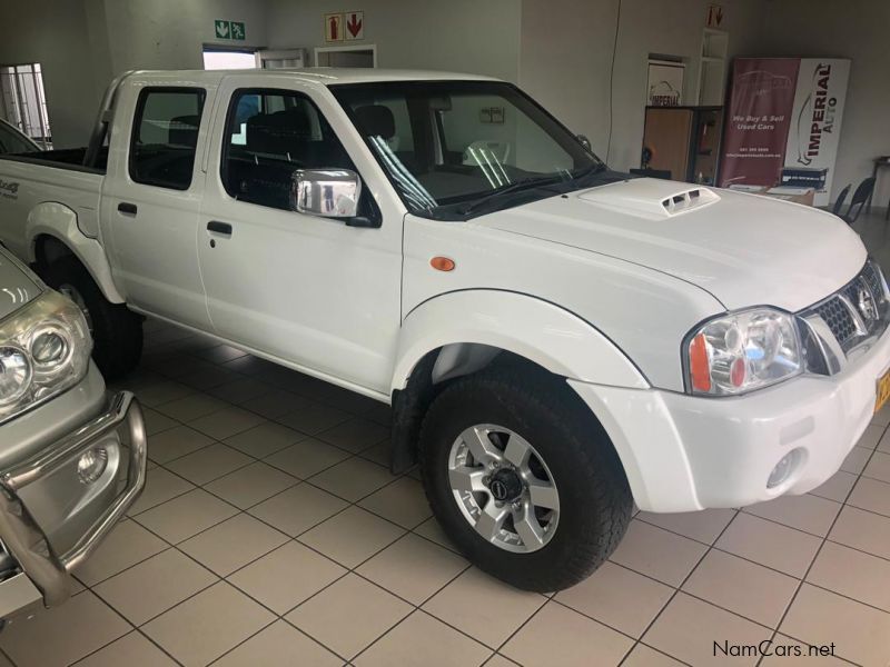 Nissan NP300 2.5Td D/c 4x4 in Namibia