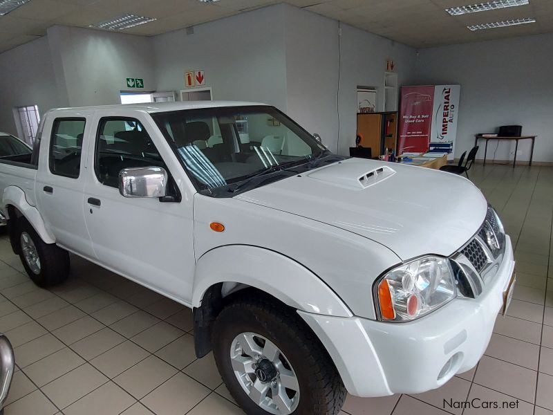 Nissan NP300 2.5Td D/c 4x4 in Namibia