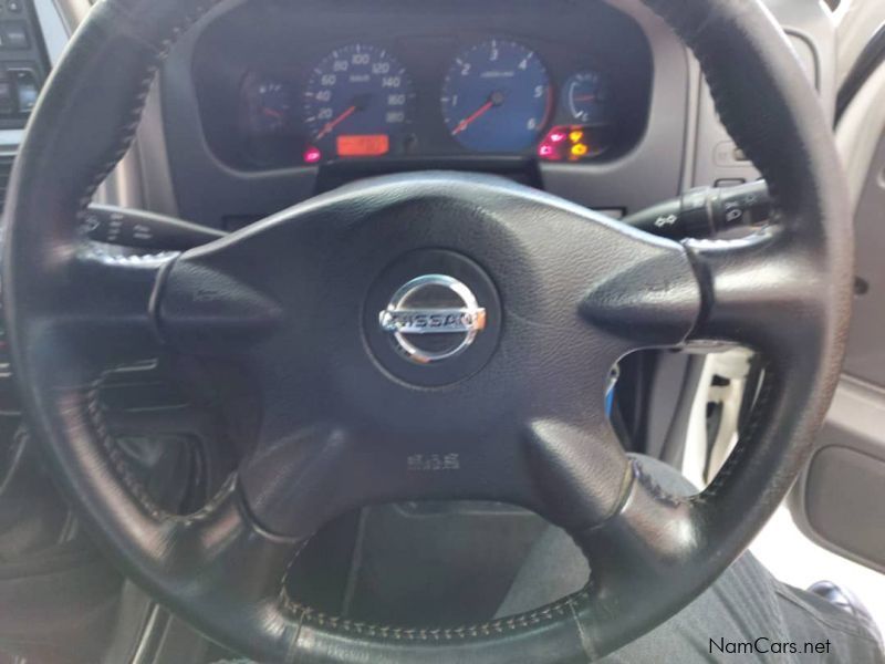 Nissan NP300 2.5Td D/c 4x4 in Namibia