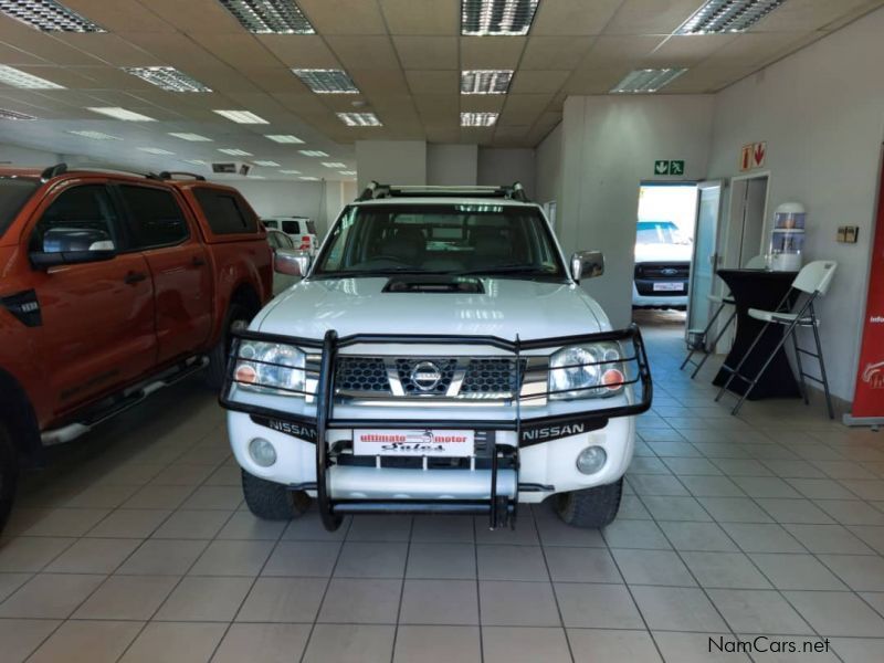 Nissan NP300 2.5Td D/c 4x4 in Namibia