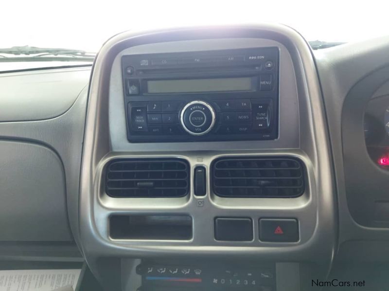 Nissan NP300 2.5Td D/c 4x4 in Namibia