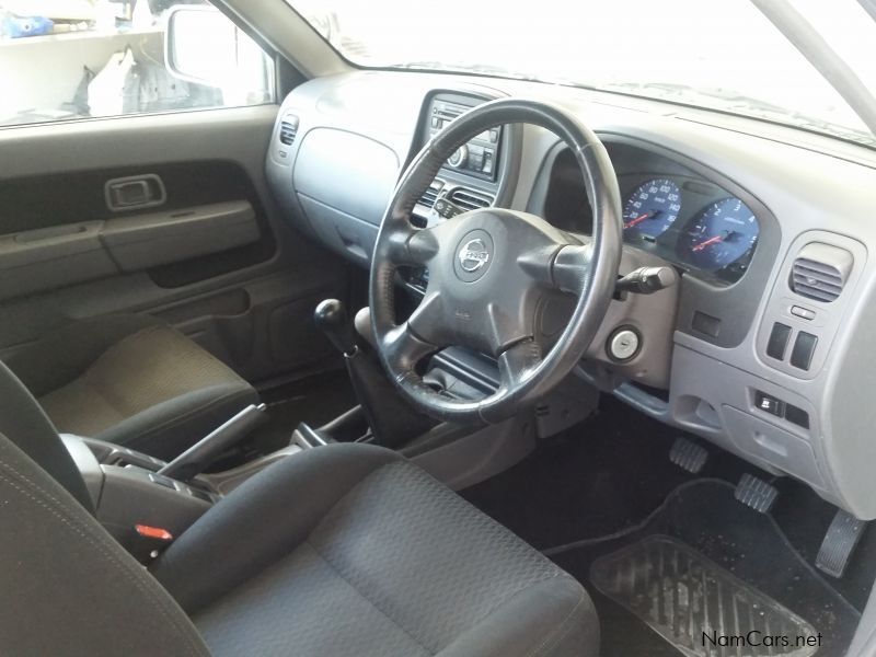 Nissan NP300 Hard Body DC 4x4 2.5 Diesel in Namibia