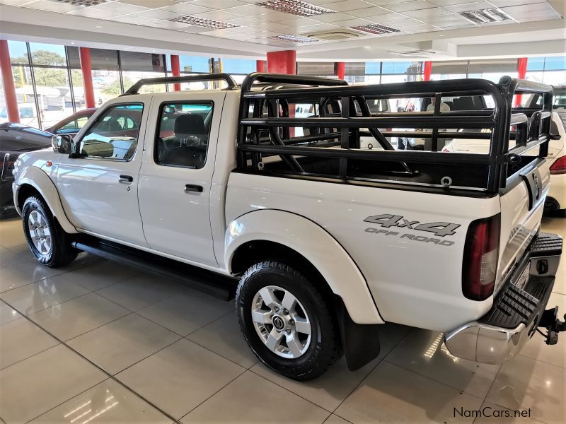 Nissan NP300 Hardbody 2.5Tdi 4x4 D/Cab in Namibia