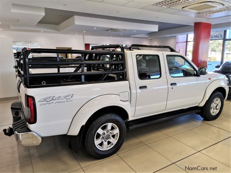 Nissan NP300 Hardbody 2.5Tdi 4x4 D/Cab in Namibia