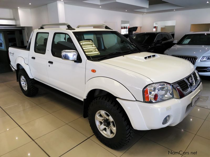 Nissan NP300 Hardbody 2.5Tdi 4x4 D/Cab in Namibia