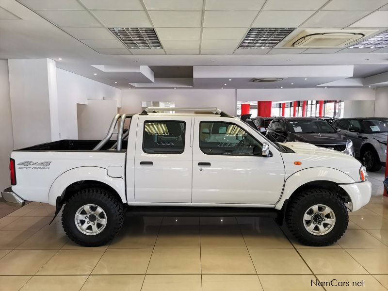 Nissan NP300 Hardbody 2.5Tdi 4x4 D/Cab in Namibia