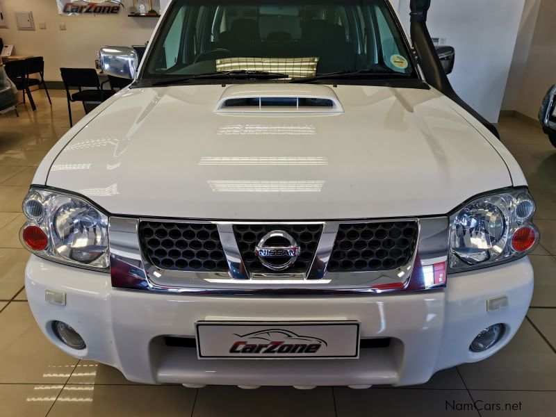 Nissan NP300 Hardbody 2.5Tdi 4x4 D/Cab in Namibia