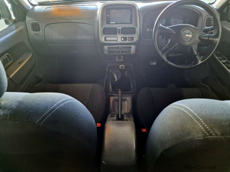 Nissan Np300 2.5 TDI 2x4 D/C in Namibia