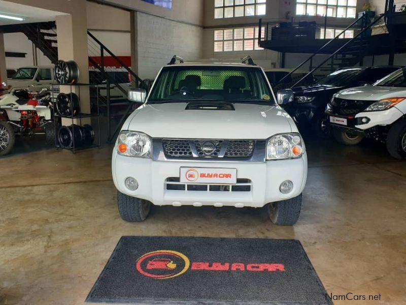 Nissan Np300 2.5 TDI 4x4 D/C in Namibia