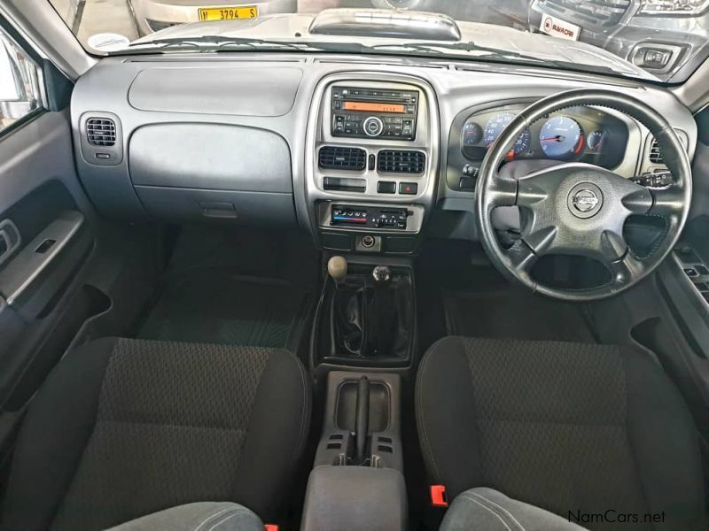 Nissan Np300 2.5 TDI 4x4 D/C in Namibia