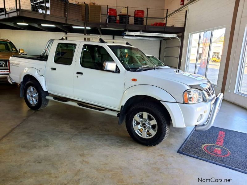 Nissan Np300 2.5 TDI 4x4 D/C in Namibia