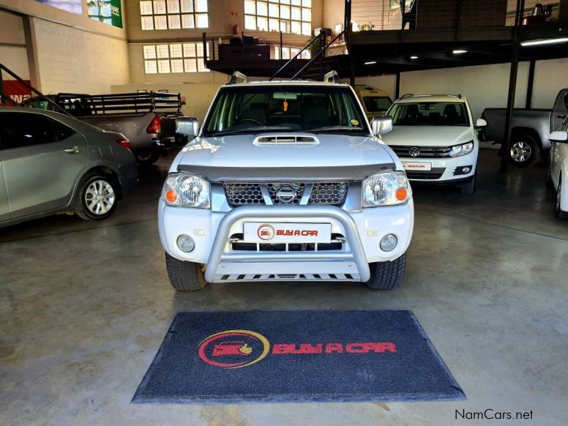 Nissan Np300 2.5 TDI 4x4 D/C in Namibia