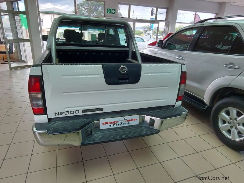 Nissan Np300 2.5 Tdi 4x4 P/u D/c in Namibia