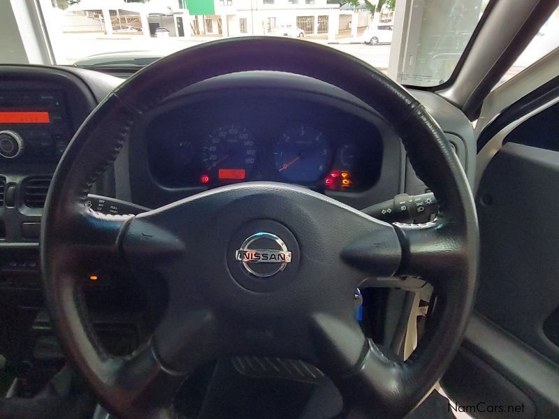 Nissan Np300 2.5 Tdi 4x4 P/u D/c in Namibia