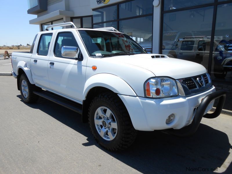 Nissan Np300 2.5 Tdi D/c 4x4 in Namibia