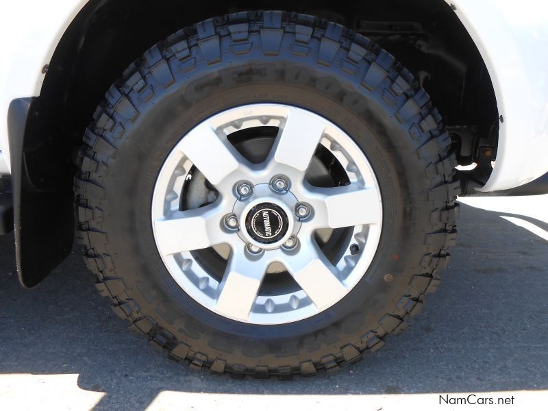 Nissan Np300 2.5 Tdi D/c 4x4 in Namibia