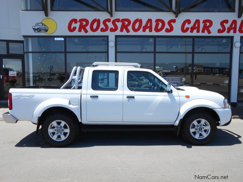 Nissan Np300 2.5 Tdi D/c 4x4 in Namibia